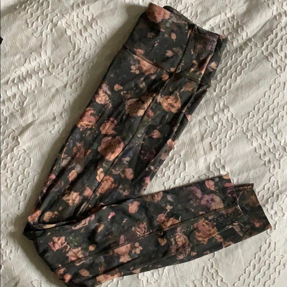 Lululemon fast and free 7/8 floral tight - size 6